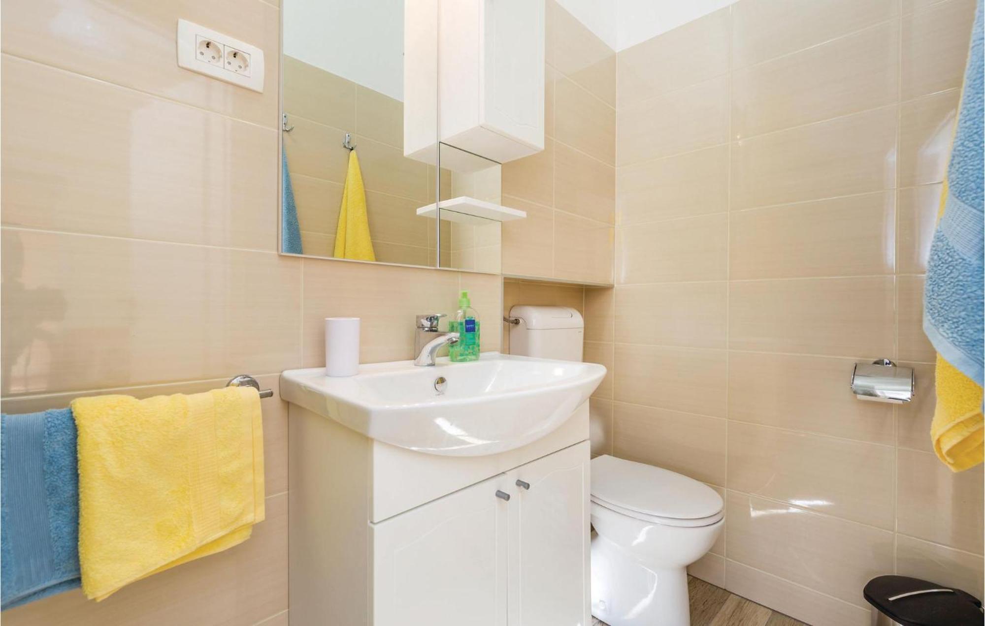 Stunning Apartment In Lovran With Kitchen Екстер'єр фото
